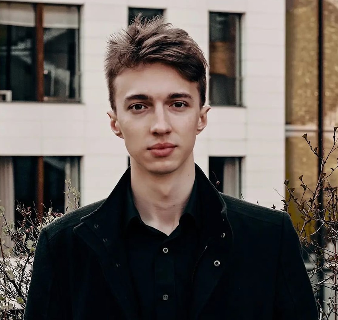 Портрет: Иван Саввин